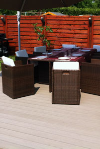 terrasse composite gris clair